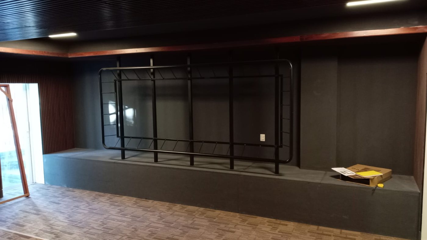 Marco de pantalla fabricado según lámina